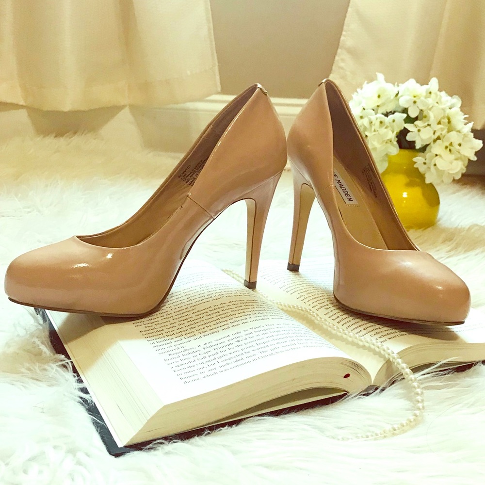 Steve MAdden nude heels